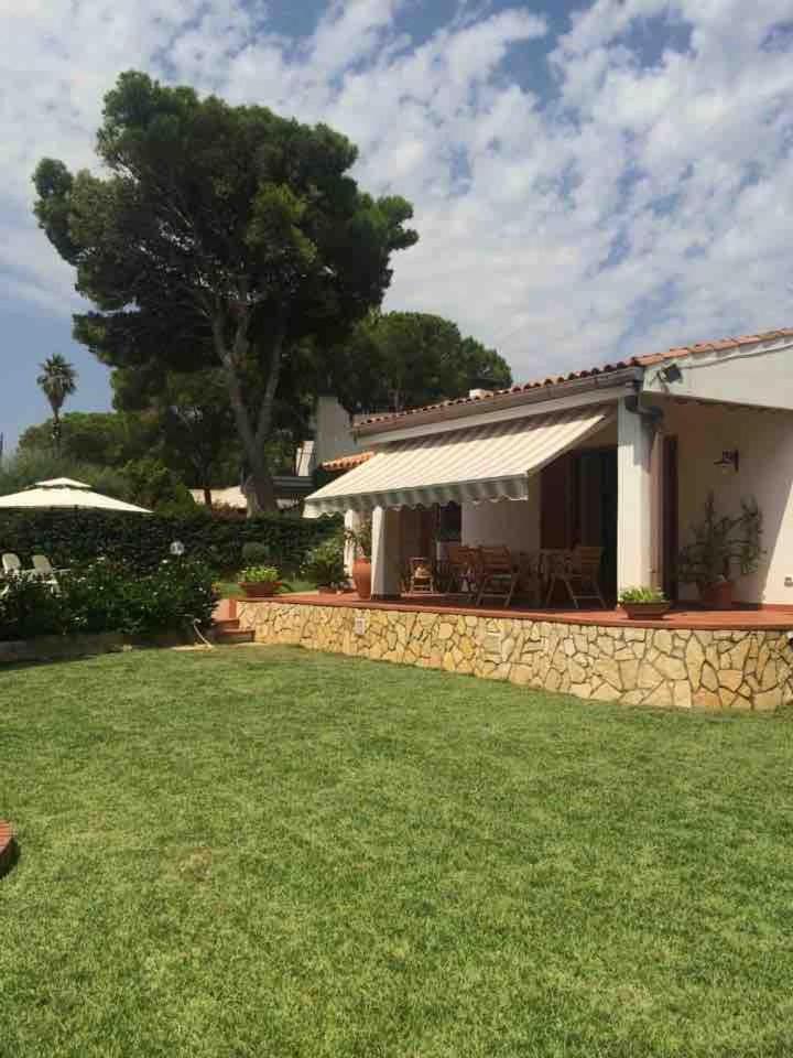 Le Tre Palme Villa Fontane Bianche Exterior foto