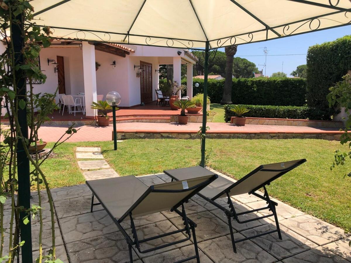 Le Tre Palme Villa Fontane Bianche Exterior foto
