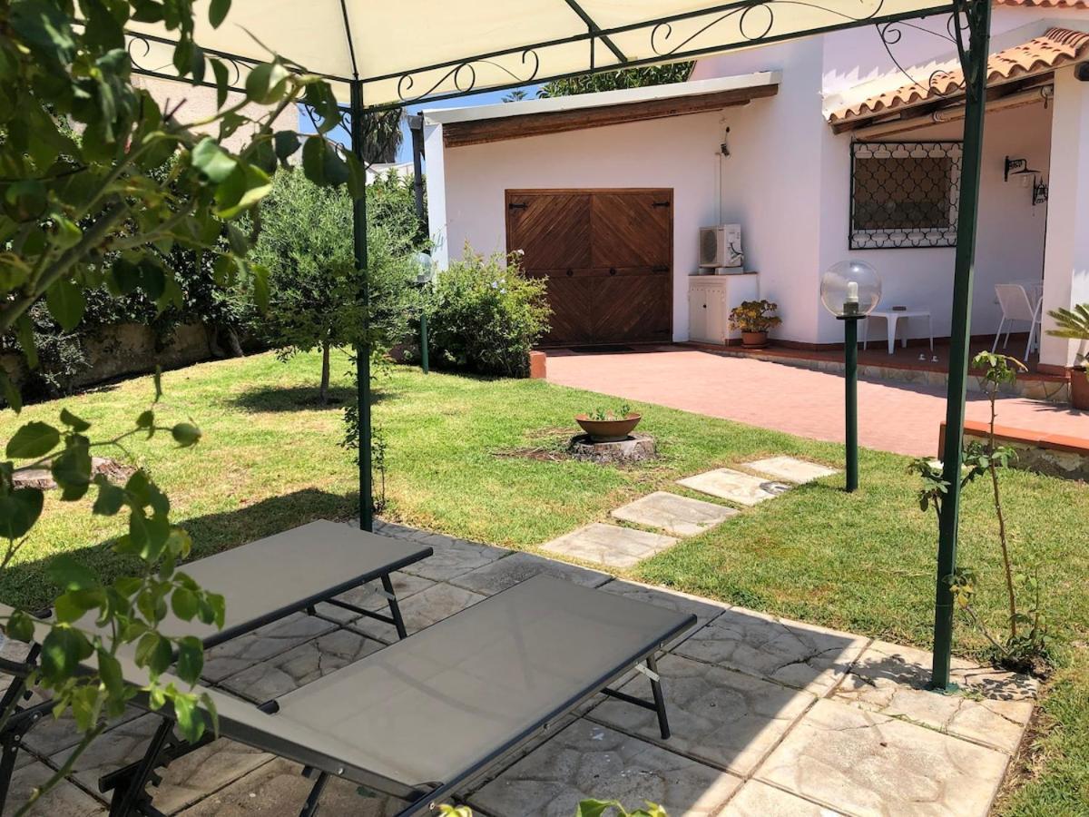 Le Tre Palme Villa Fontane Bianche Exterior foto