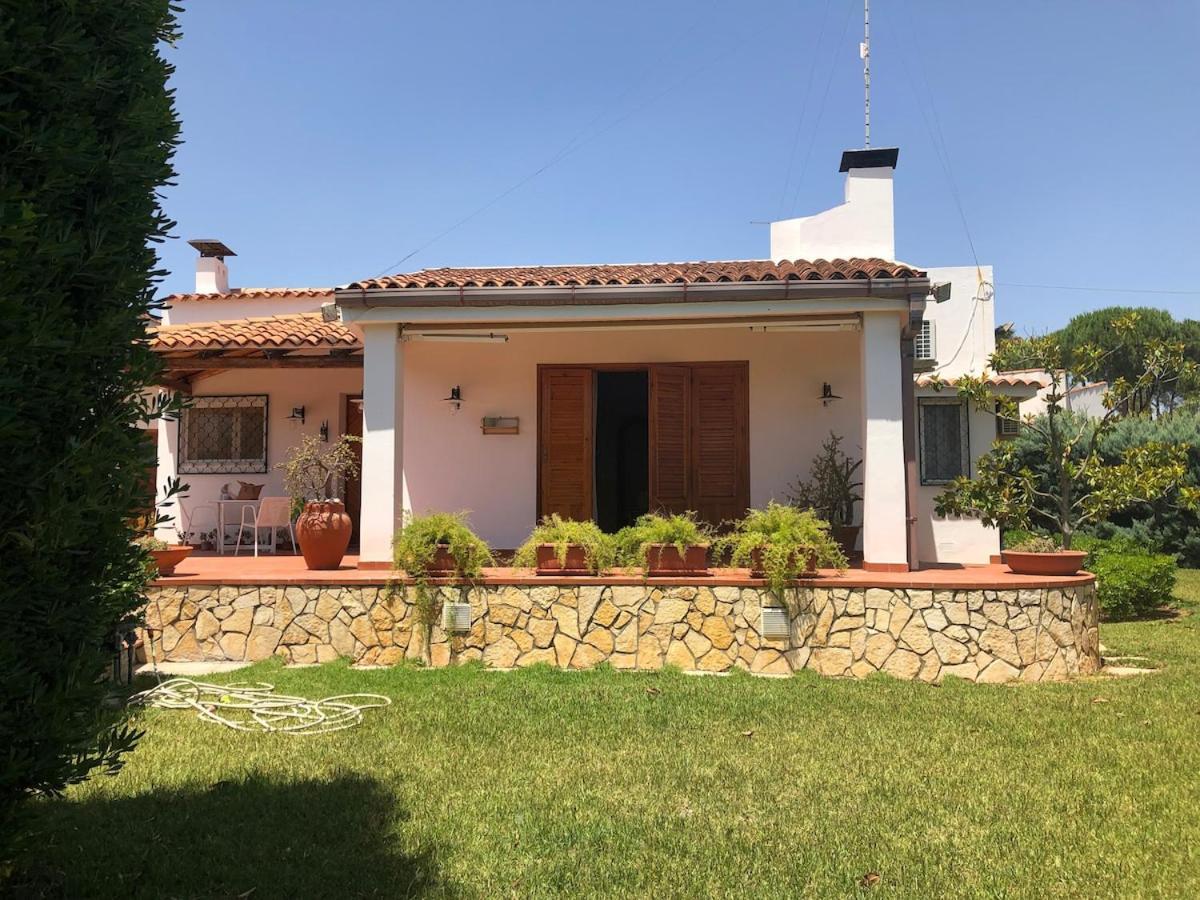 Le Tre Palme Villa Fontane Bianche Exterior foto
